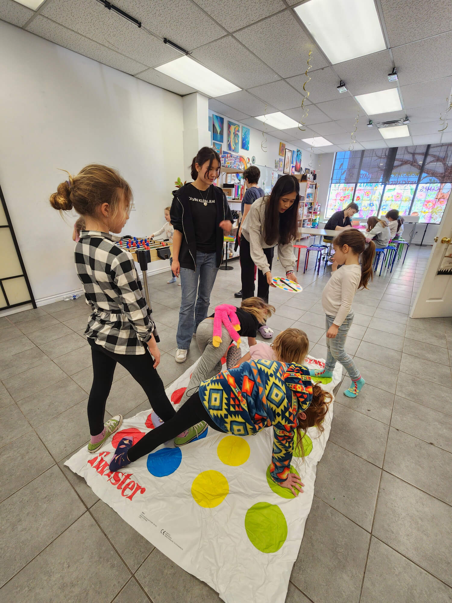 Art Camp - Twister Game